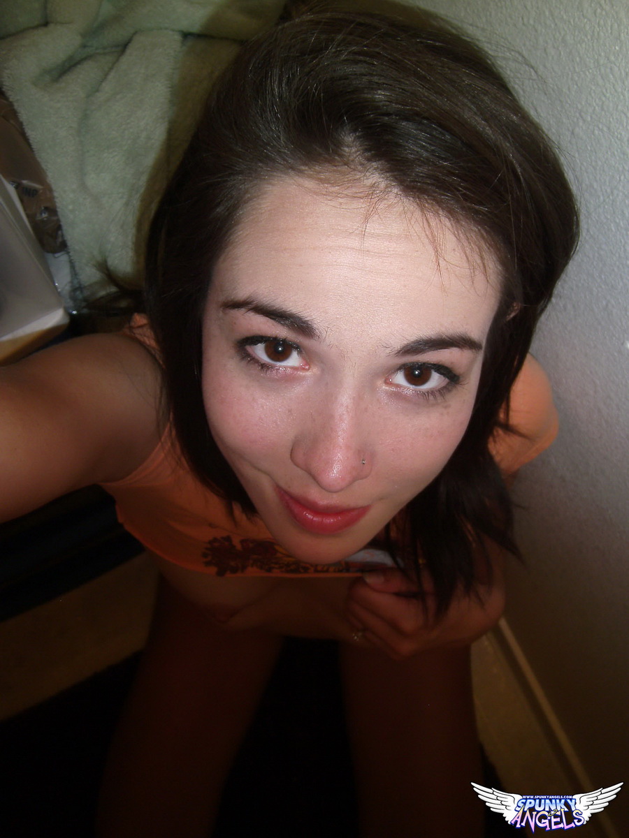 Cute filipina teen takes a nice creampie 6