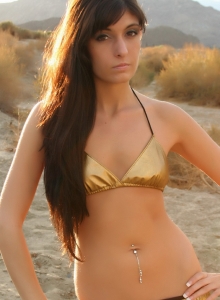 Alluring Vixens: Stunning Alluring Vixen Courtney teases in her Arabian Princess outfit in the desert
