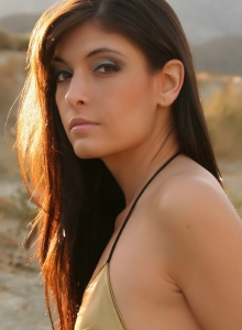Alluring Vixens: Stunning Alluring Vixen Courtney teases in her Arabian Princess outfit in the desert